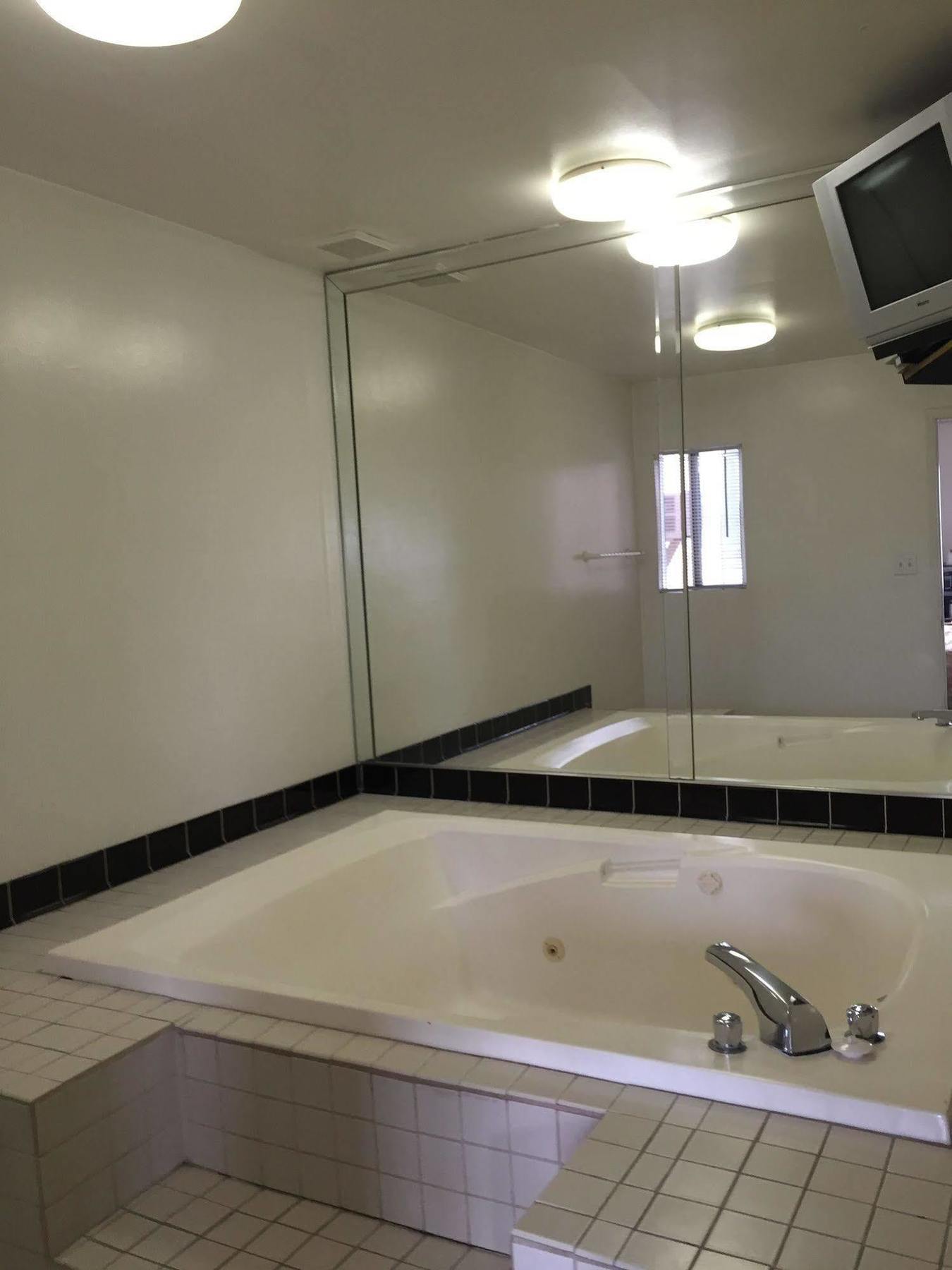 Lax Suites Ел Сегундо Екстериор снимка